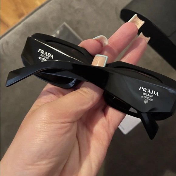 PR17WS Prada Sunglasses NIB - Picture 2 of 3